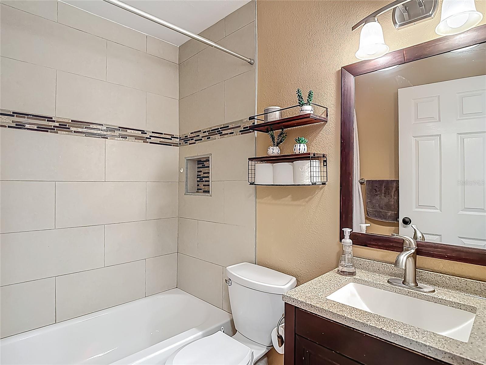 Listing photo id 17 for 12518 Smokey Drive