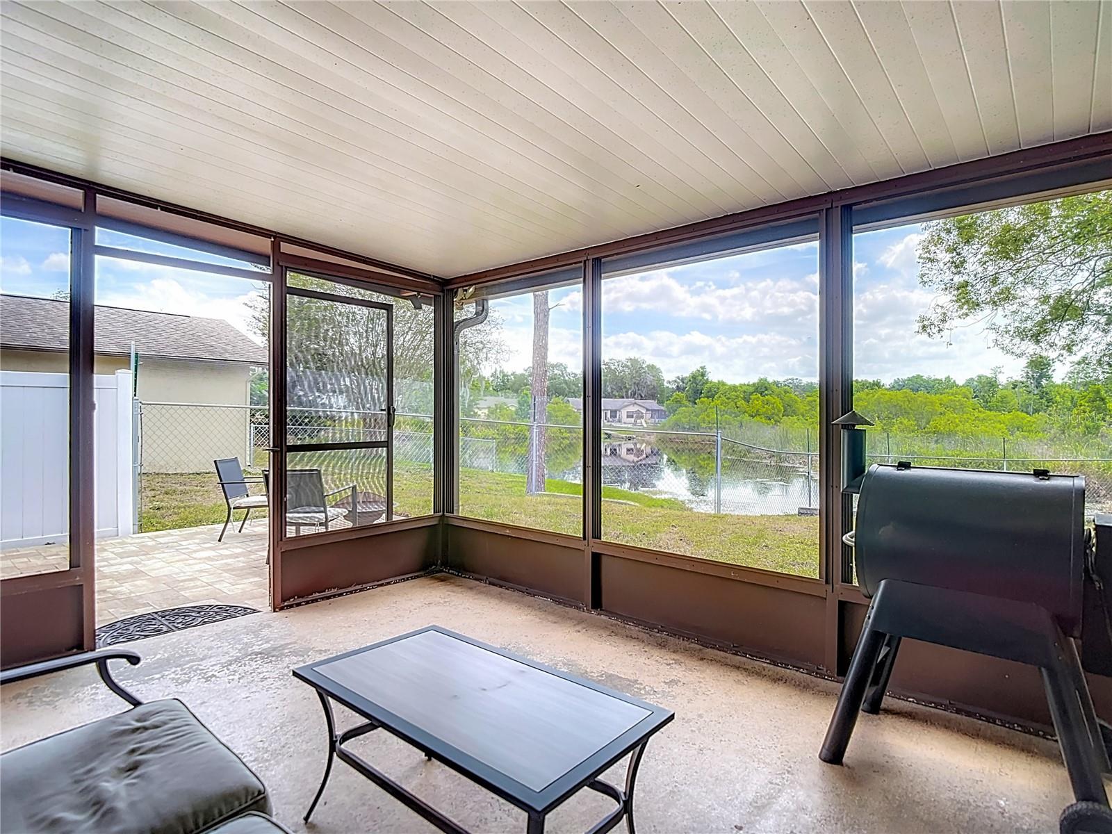 Listing photo id 19 for 12518 Smokey Drive