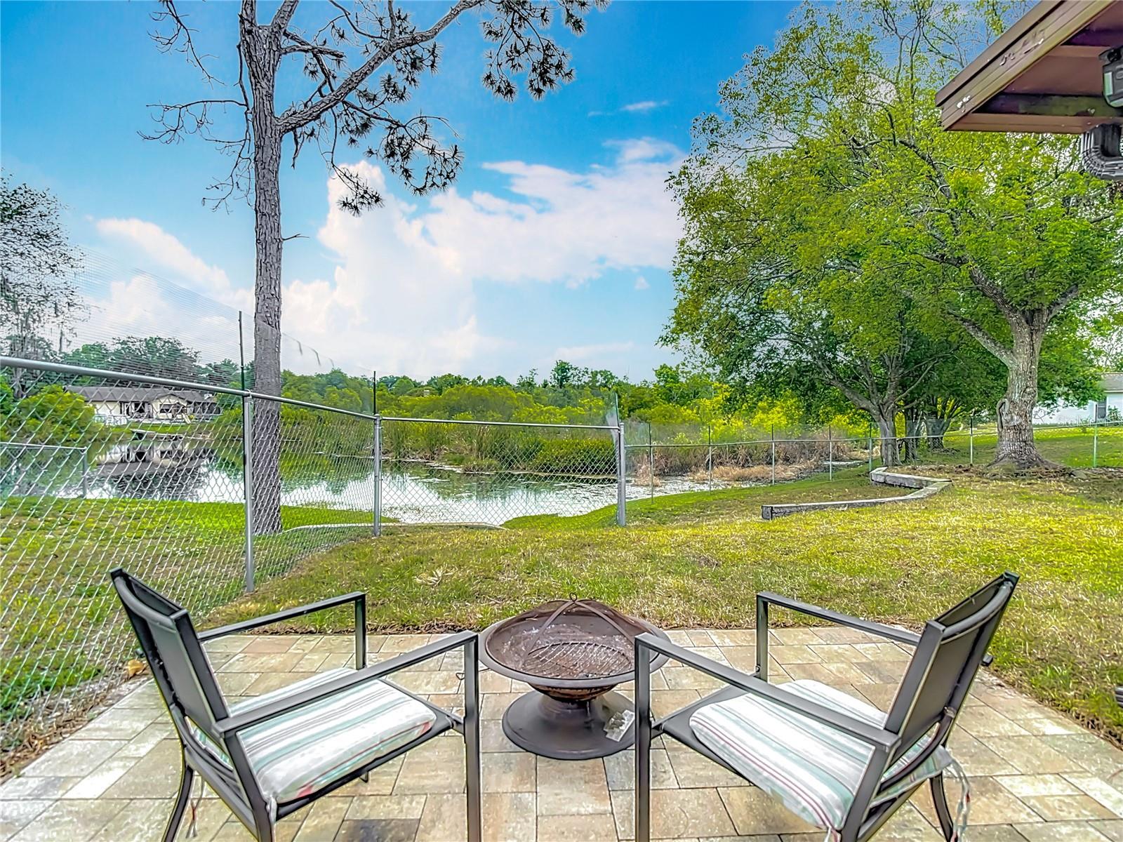 Listing photo id 20 for 12518 Smokey Drive