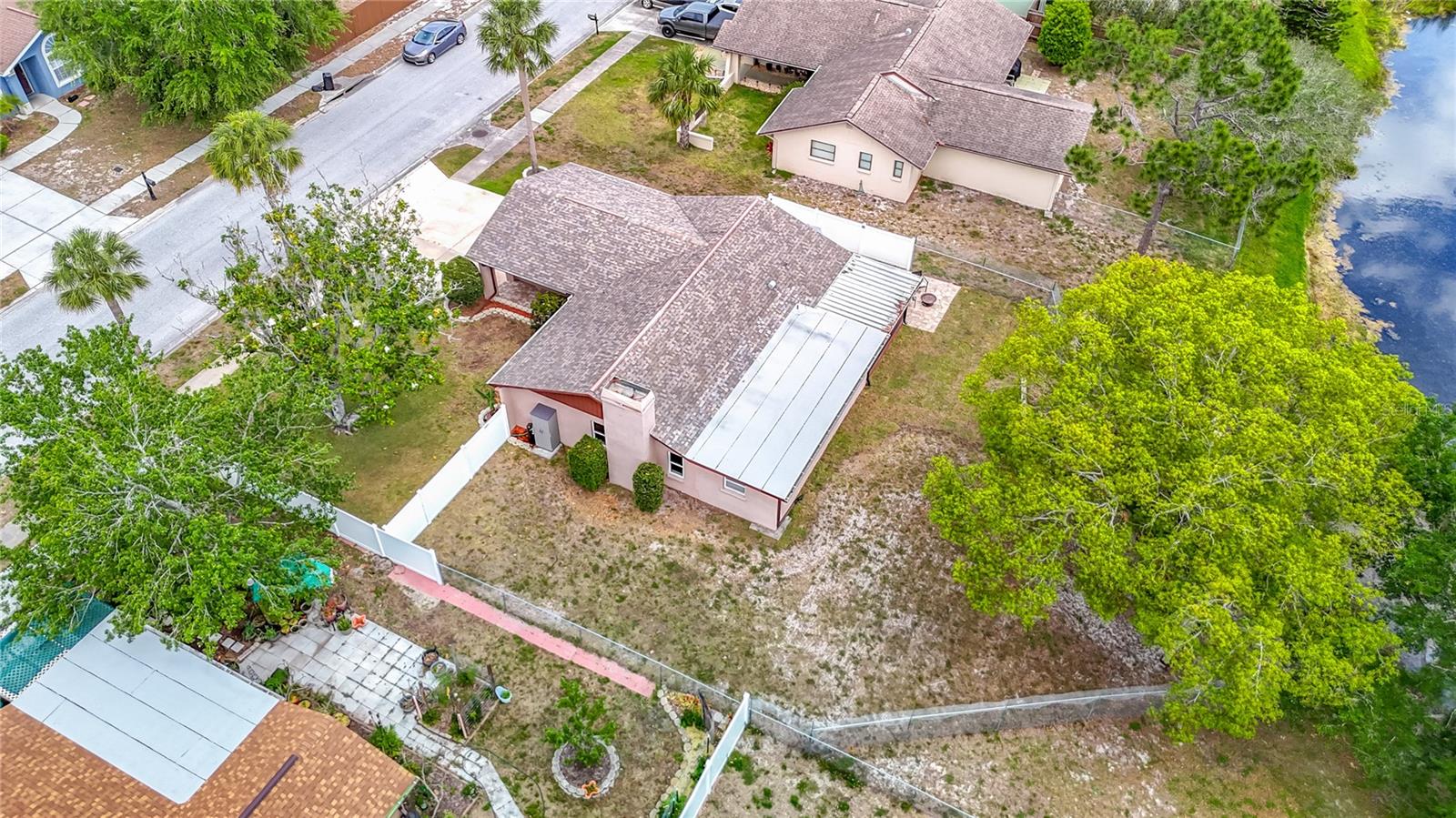 Listing photo id 23 for 12518 Smokey Drive