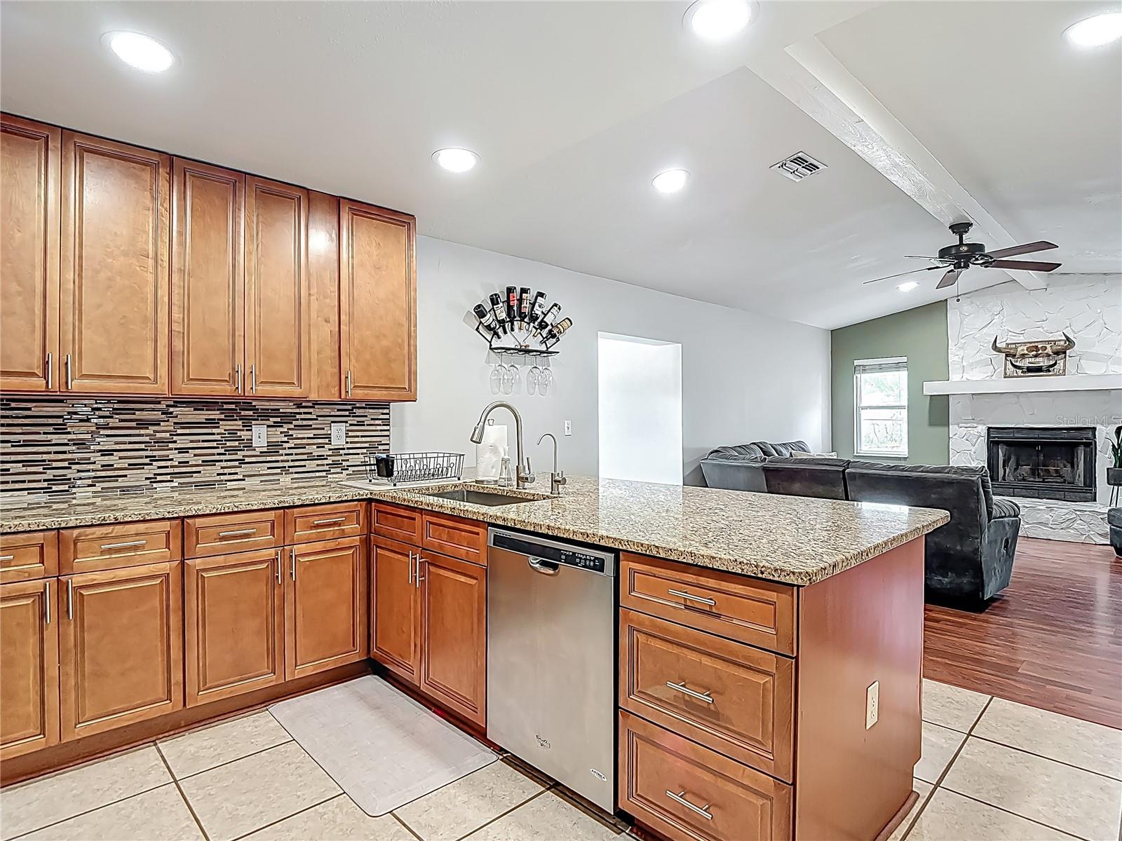 Listing photo id 4 for 12518 Smokey Drive
