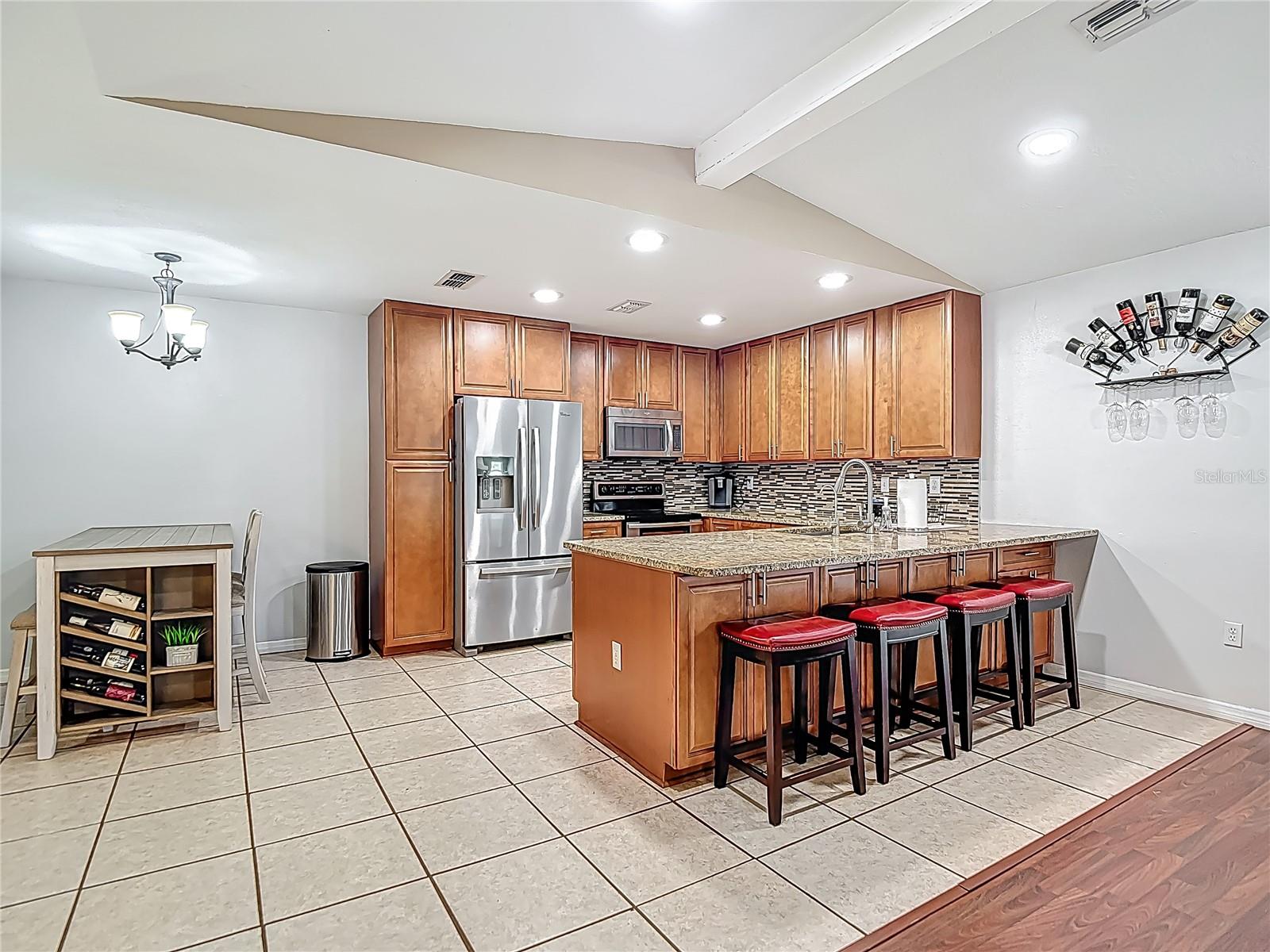 Listing photo id 7 for 12518 Smokey Drive