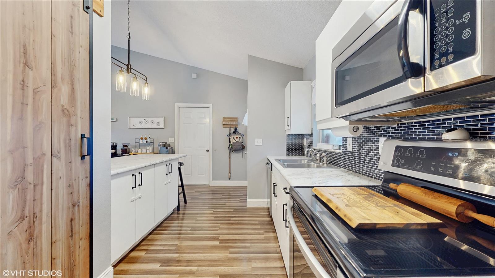Image 11 of 25 For 3238 6th Avenue W