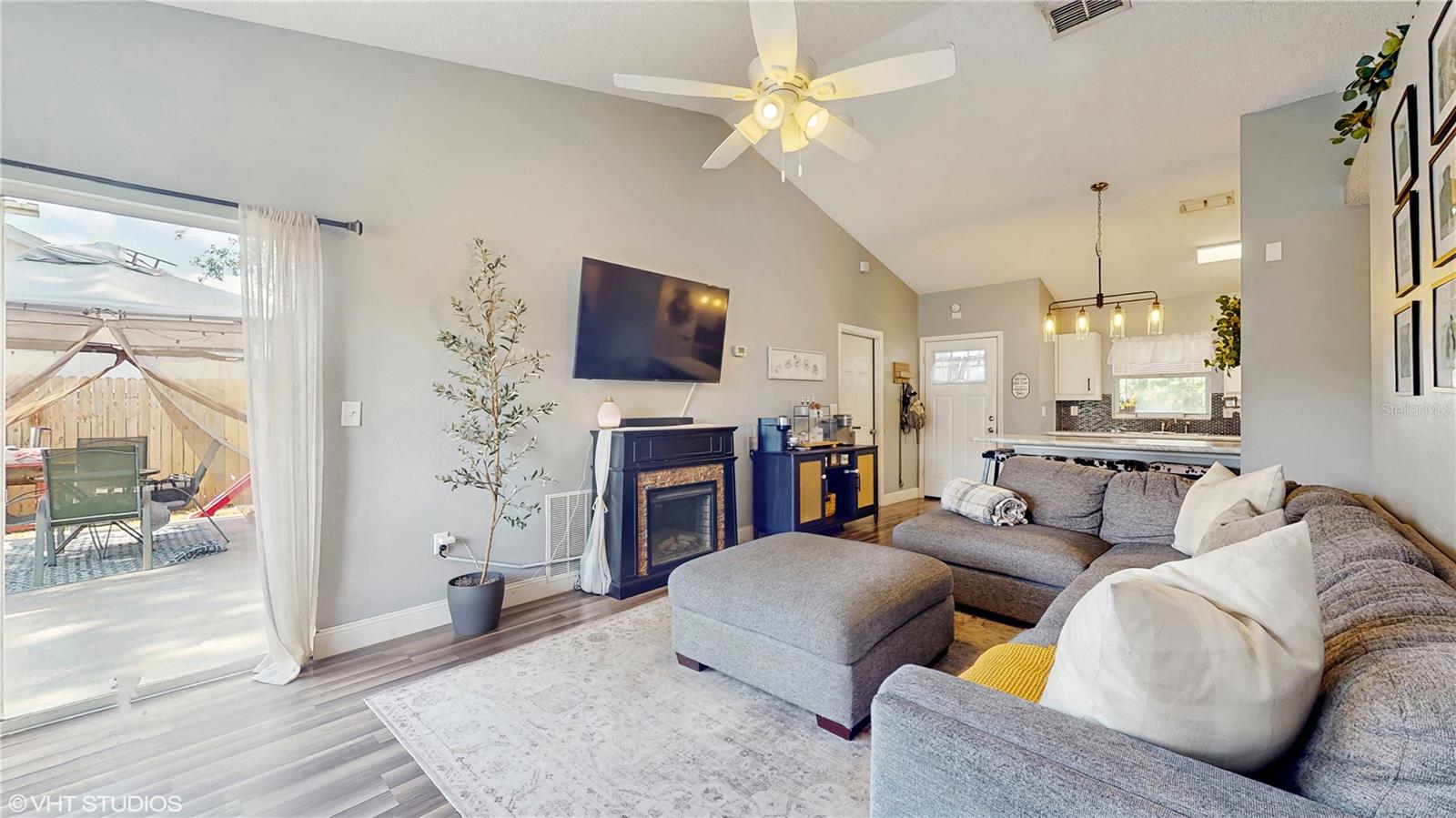 Image 6 of 25 For 3238 6th Avenue W