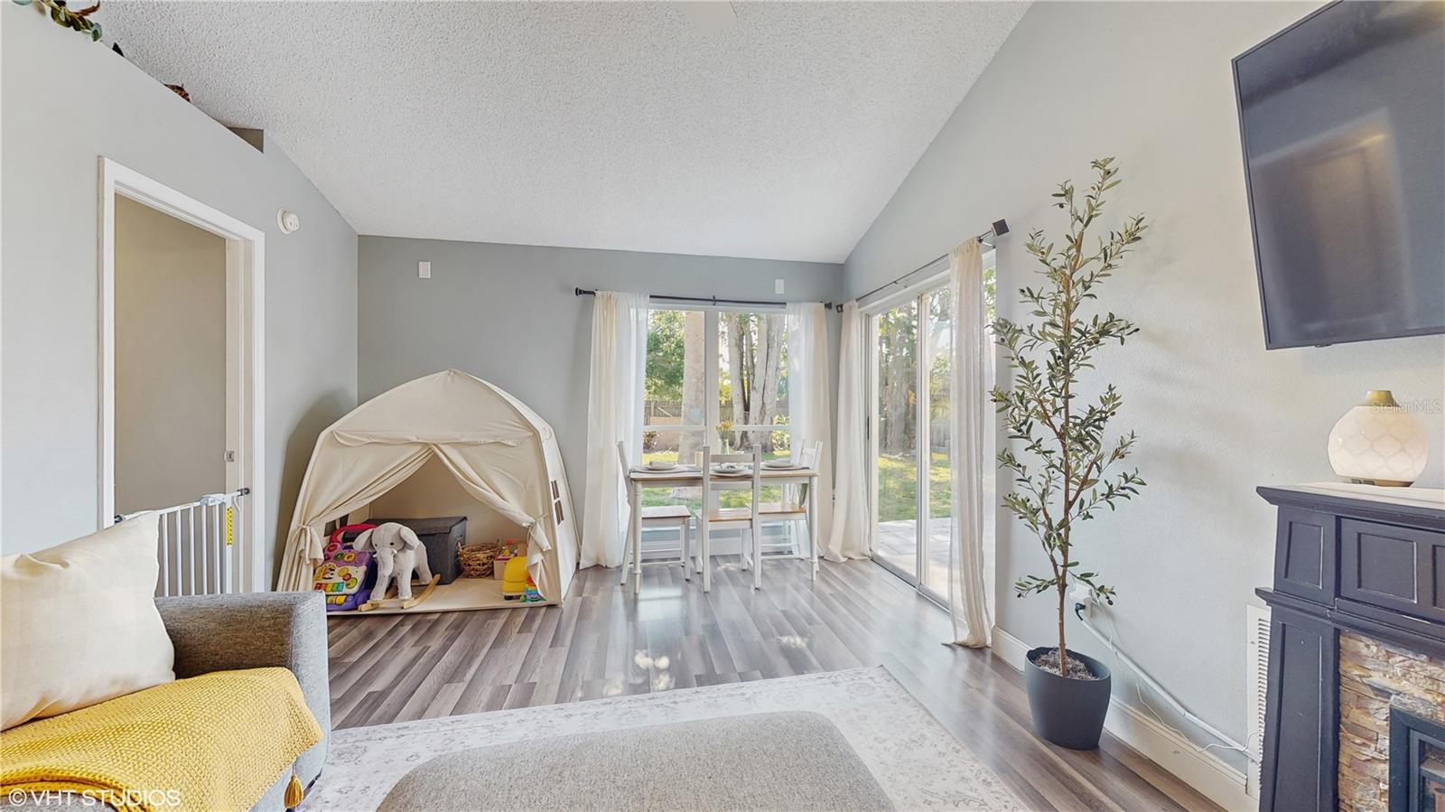 Image 8 of 25 For 3238 6th Avenue W