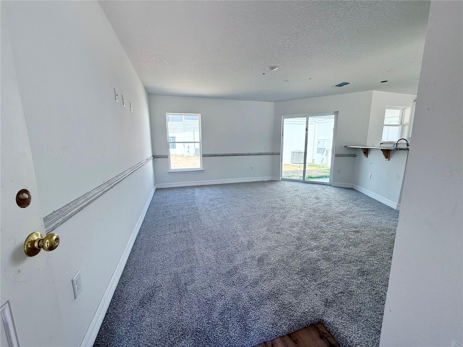 Image 3 of 21 For 222 Carpenters Way 70