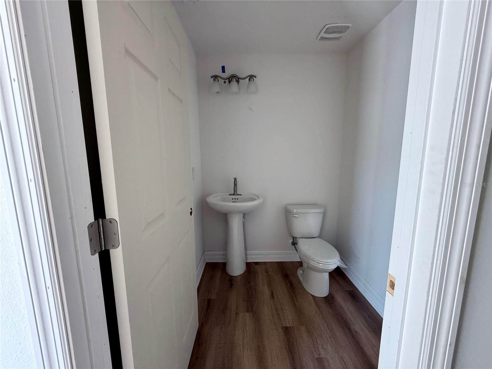 Image 7 of 21 For 222 Carpenters Way 70