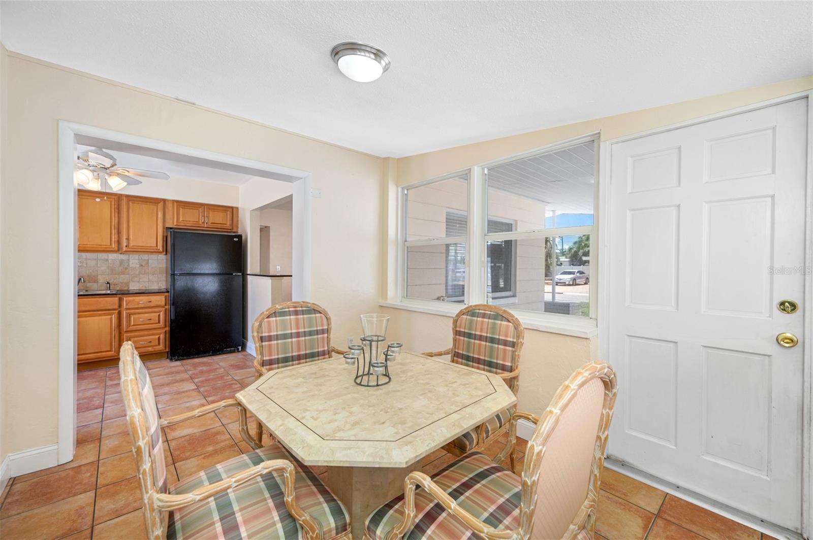 Image 9 of 22 For 7165 14th Avenue S