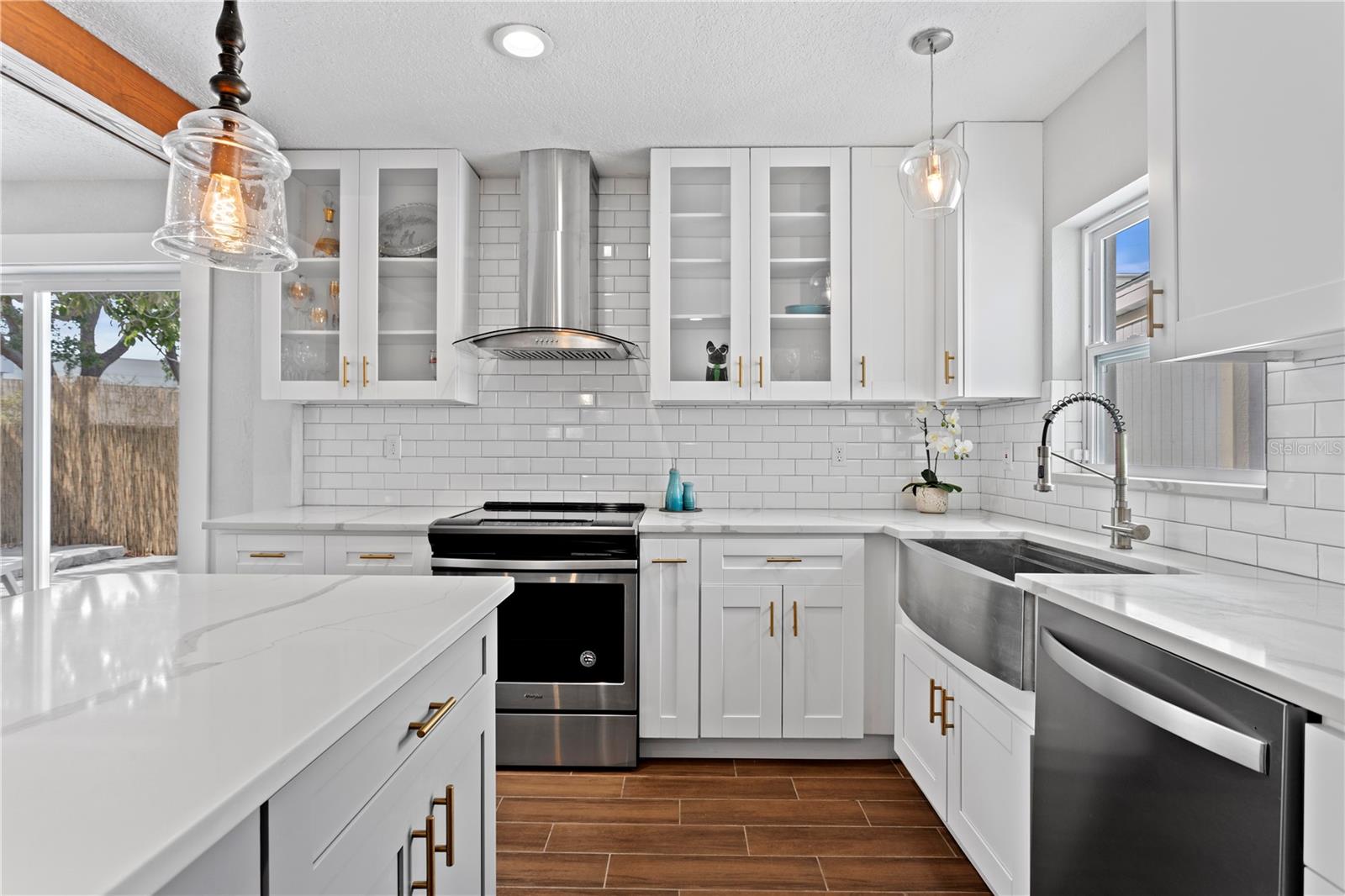 Listing photo id 11 for 4003 Lemon Street