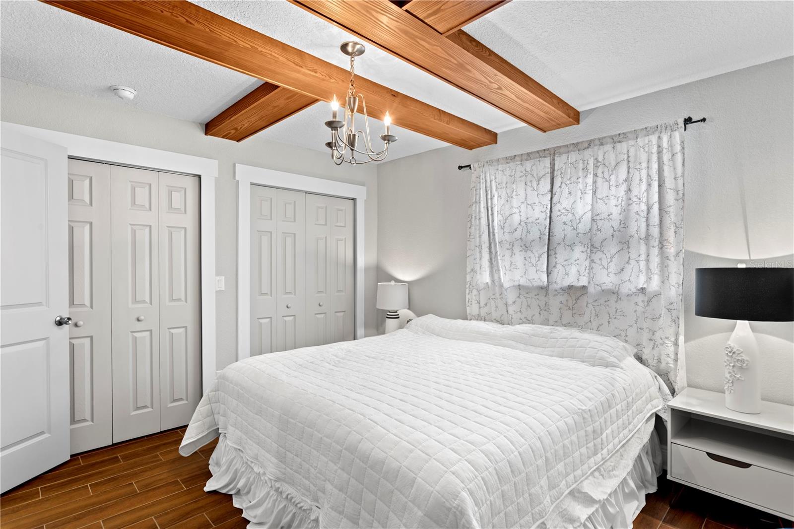 Listing photo id 15 for 4003 Lemon Street