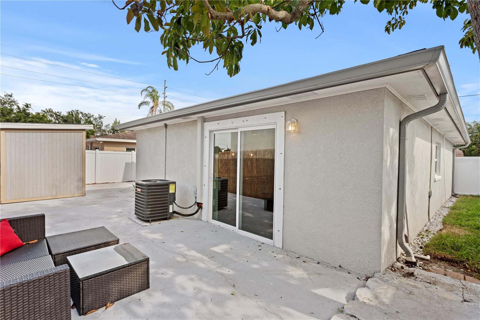 Listing photo id 25 for 4003 Lemon Street