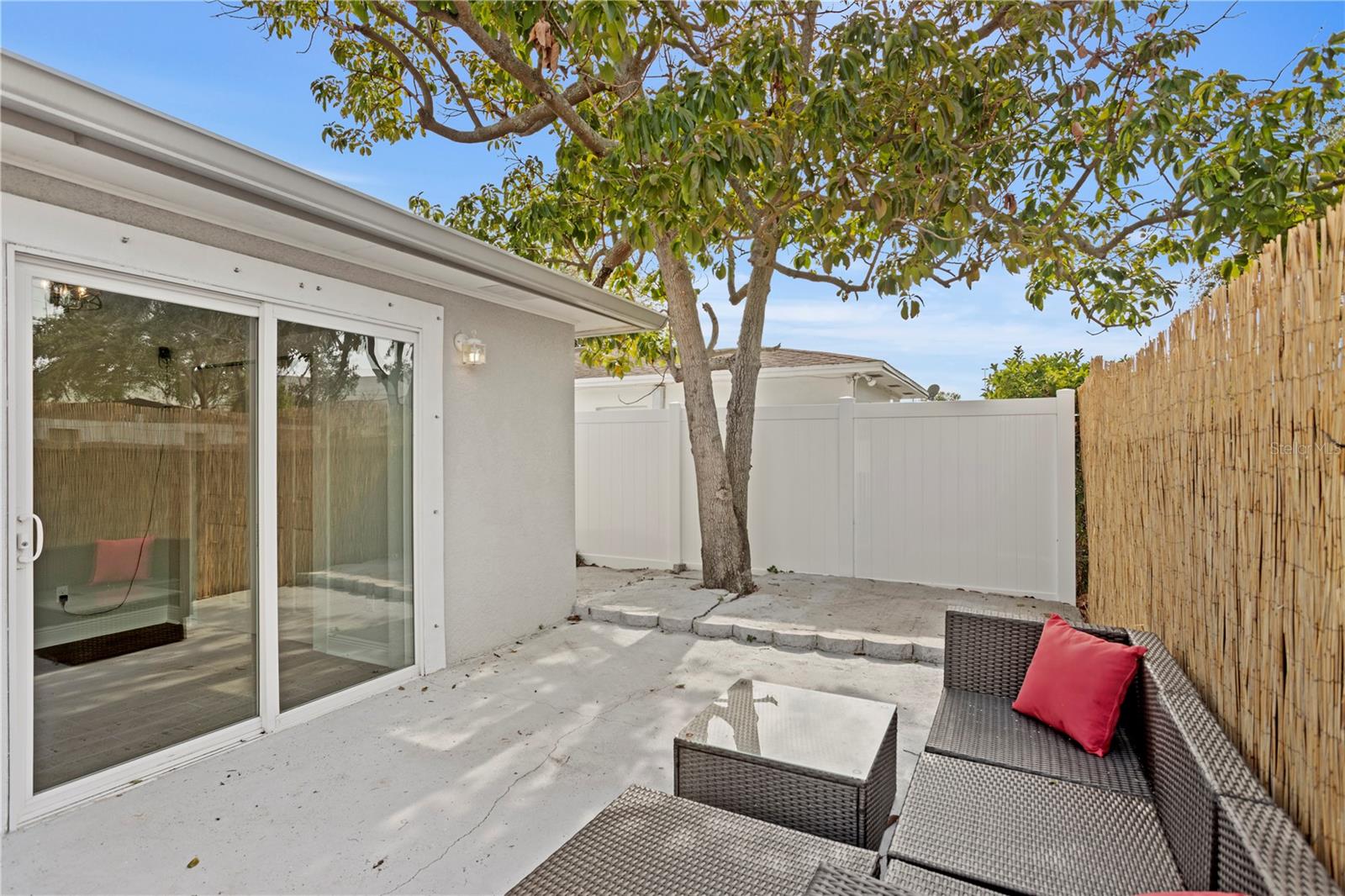 Listing photo id 26 for 4003 Lemon Street