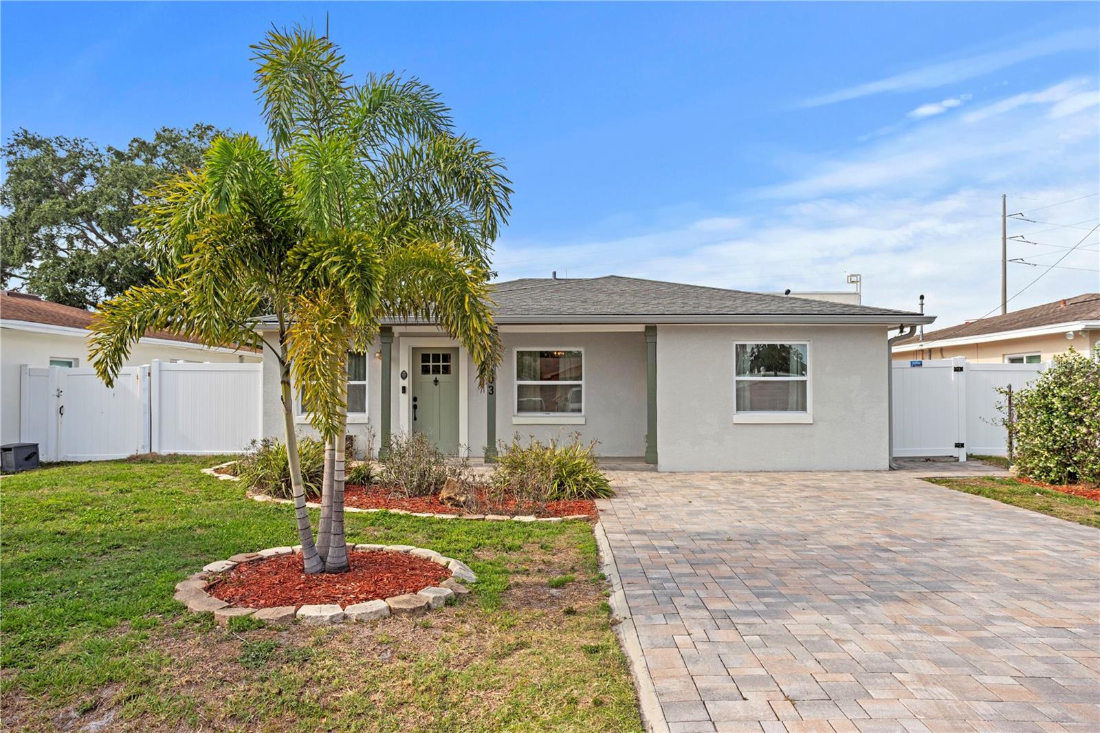 Listing photo id 1 for 4003 Lemon Street