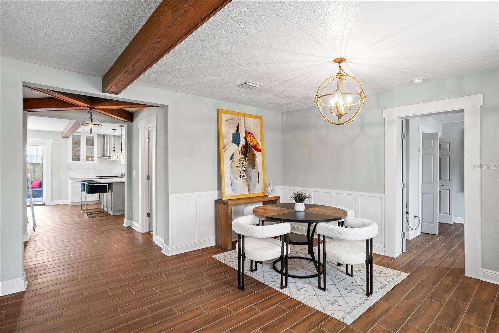 Listing photo id 2 for 4003 Lemon Street