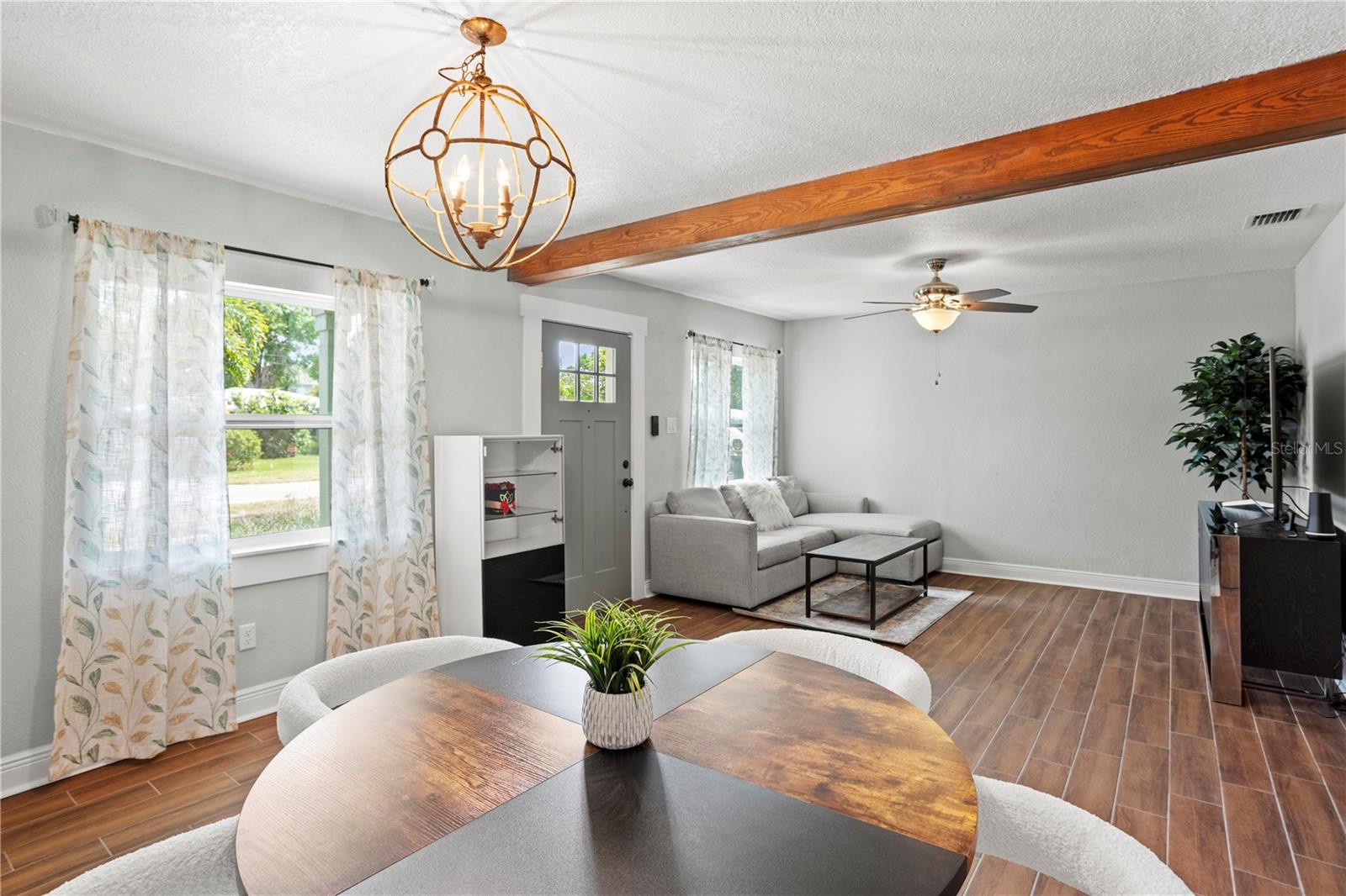 Listing photo id 6 for 4003 Lemon Street