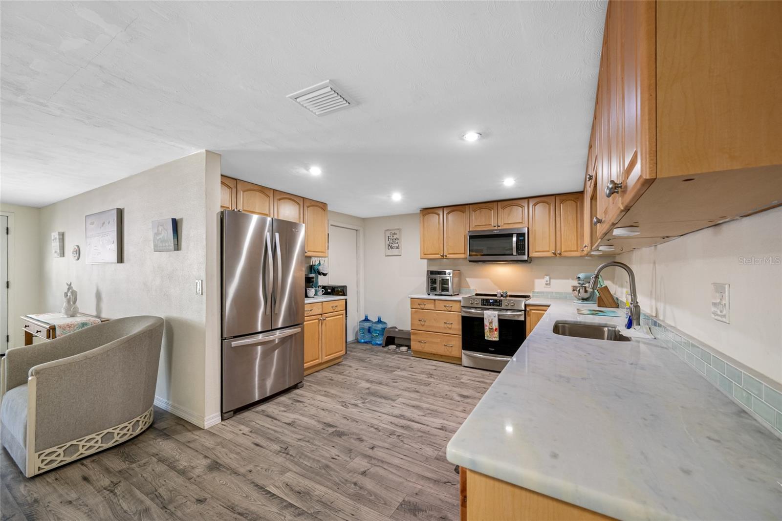 Image 14 of 53 For 9086 Enchantment Drive