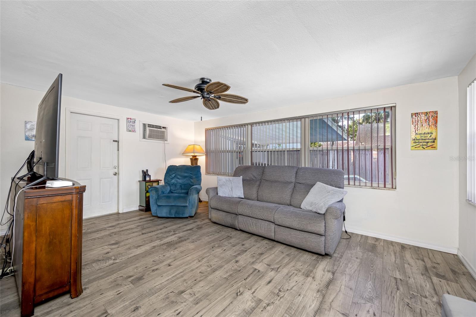 Image 21 of 53 For 9086 Enchantment Drive