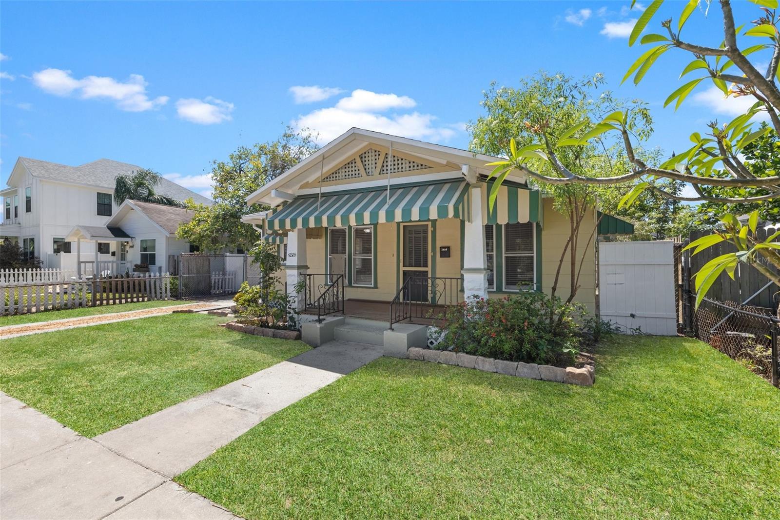 Listing photo id 1 for 2450 3rd Avenue N
