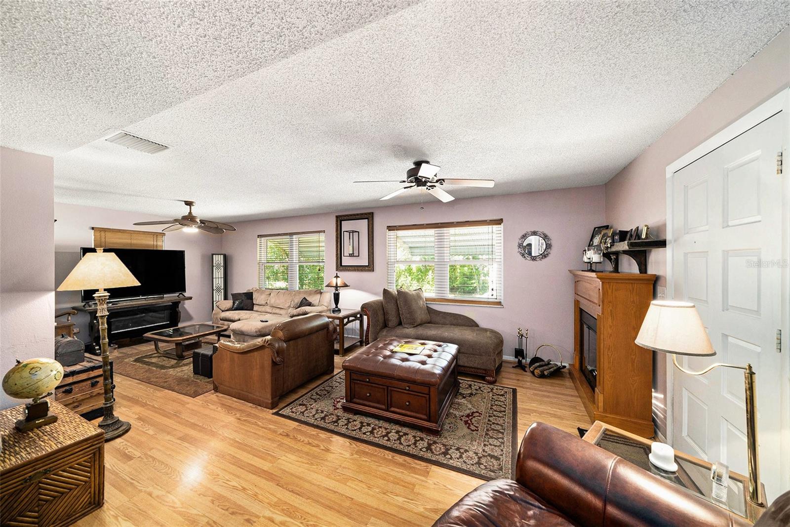Image 5 of 16 For 1399 Leeward Avenue