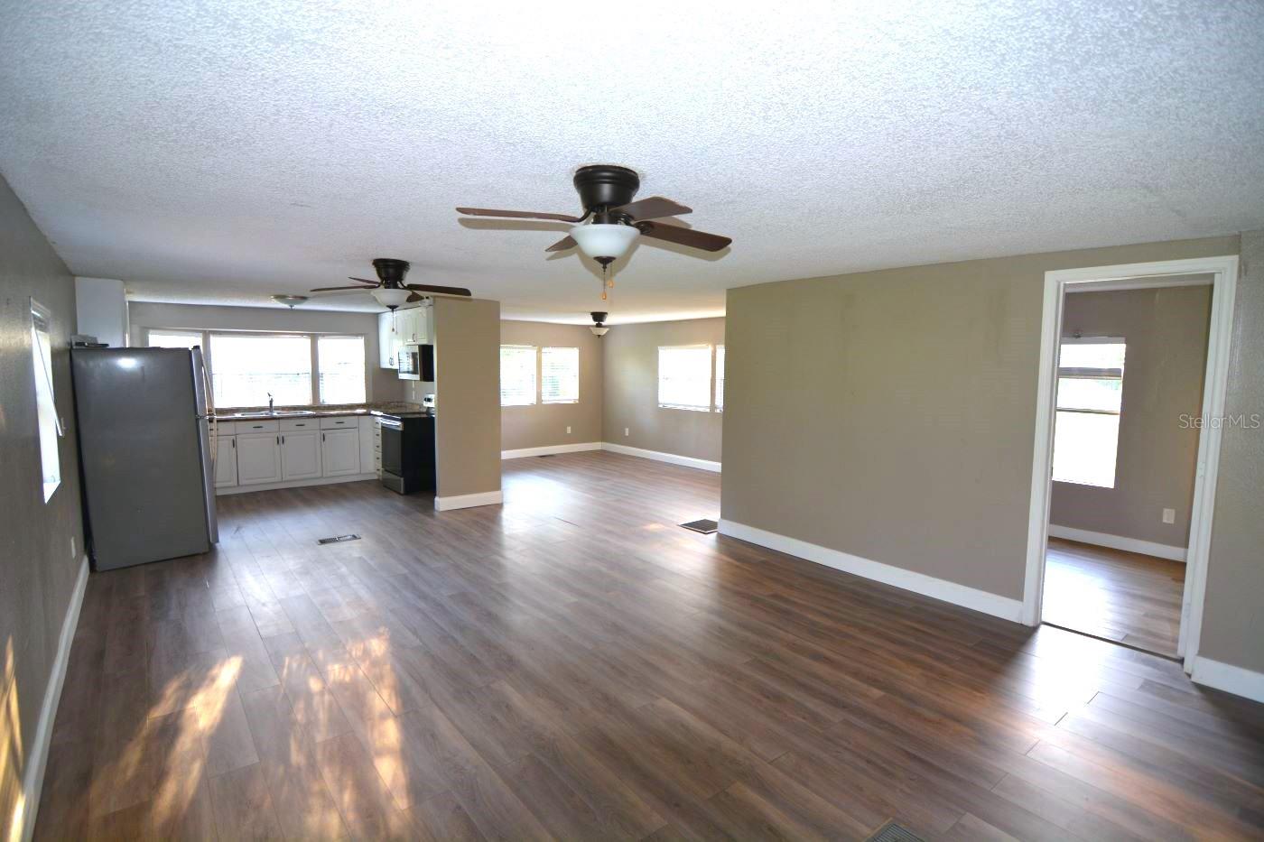 Image 10 of 29 For 17524 Medley Avenue