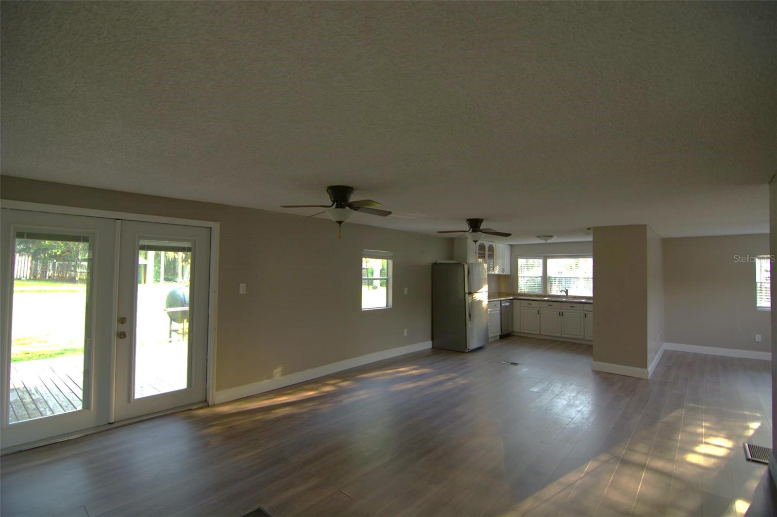 Image 17 of 29 For 17524 Medley Avenue