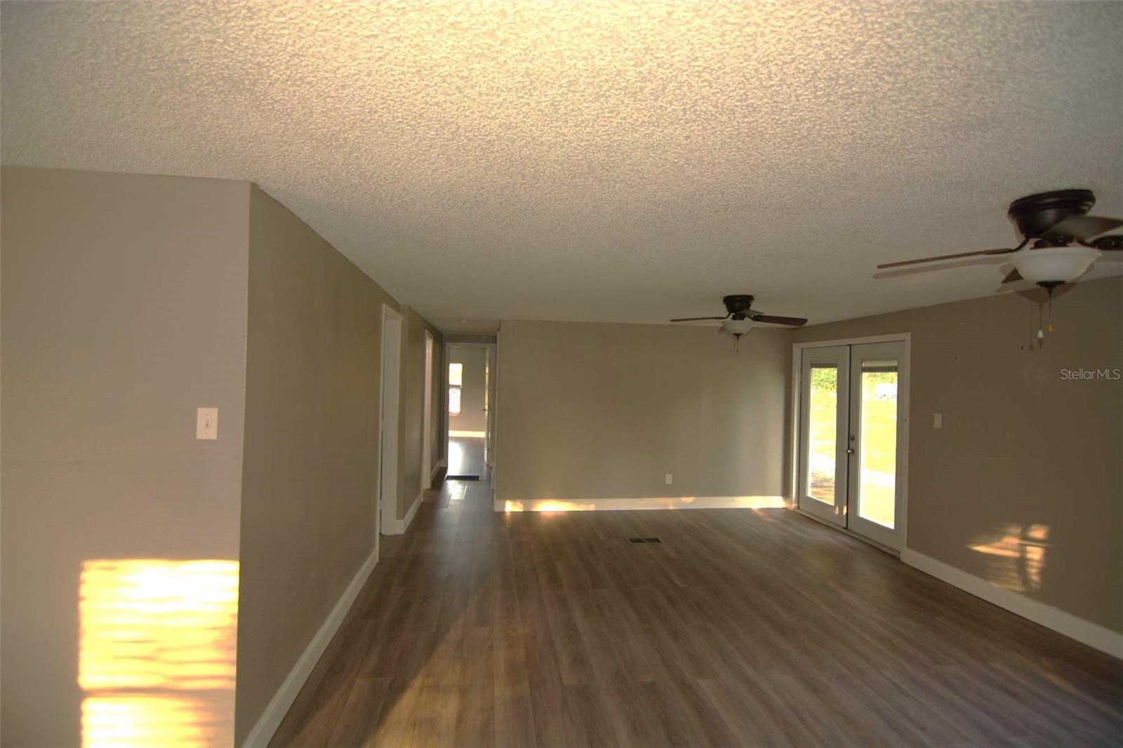 Image 8 of 29 For 17524 Medley Avenue