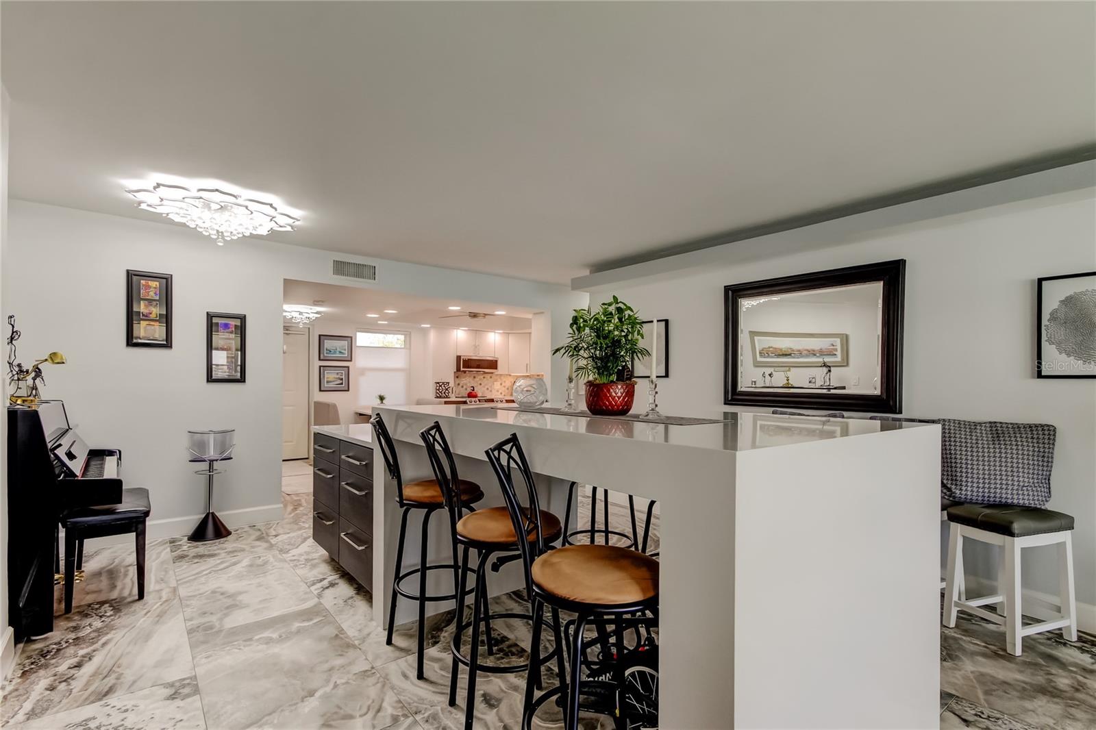 Listing photo id 13 for 5200 Brittany Drive S 204