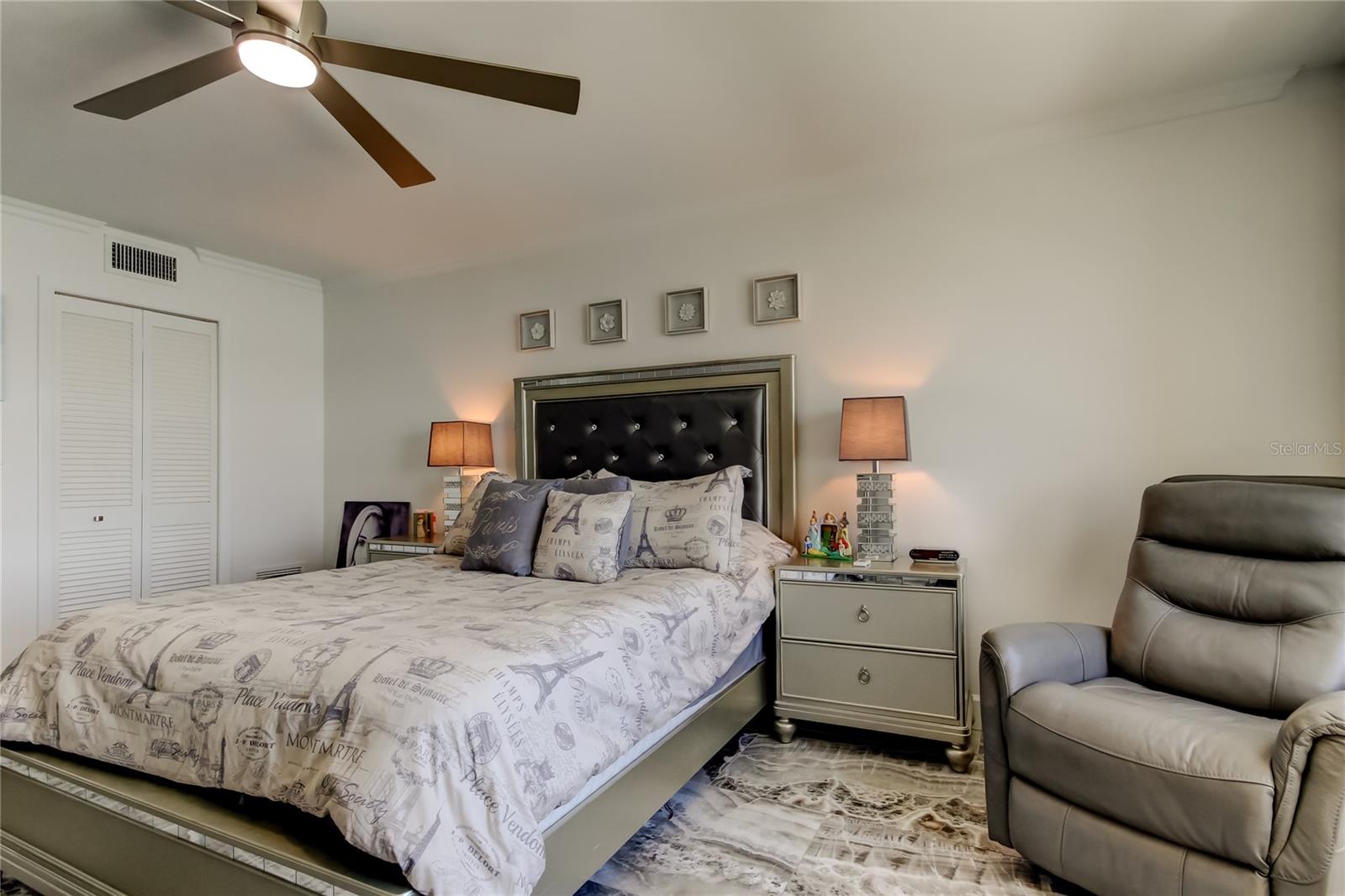 Listing photo id 45 for 5200 Brittany Drive S 204