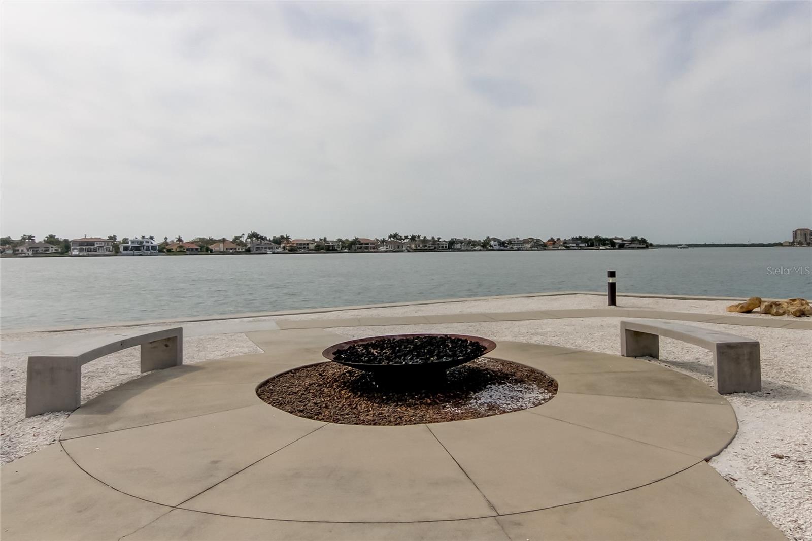Listing photo id 62 for 5200 Brittany Drive S 204
