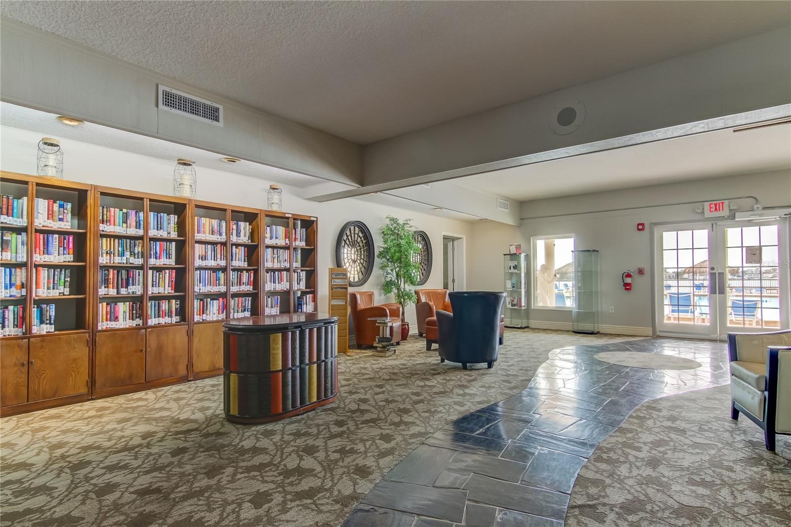 Listing photo id 70 for 5200 Brittany Drive S 204