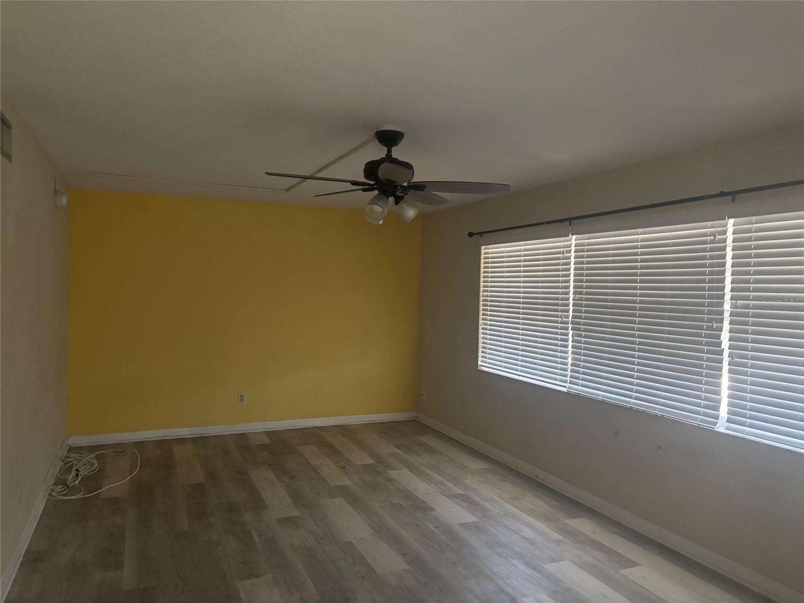 Image 11 of 26 For 250 Rosery Road Nw 295