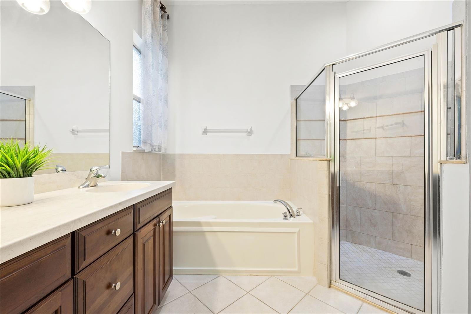 Image 16 of 41 For 20203 Merry Oak Avenue