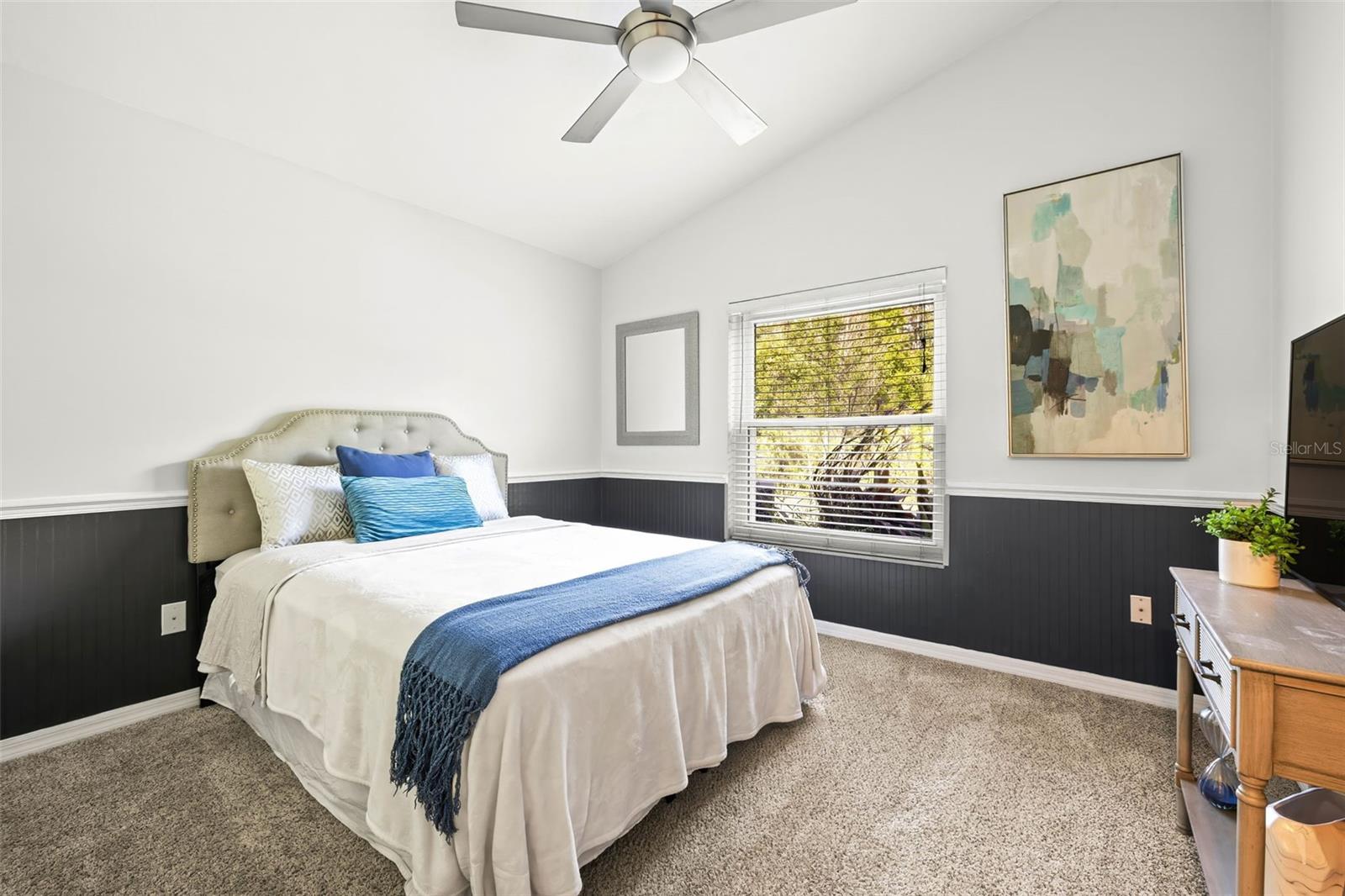 Image 19 of 41 For 20203 Merry Oak Avenue