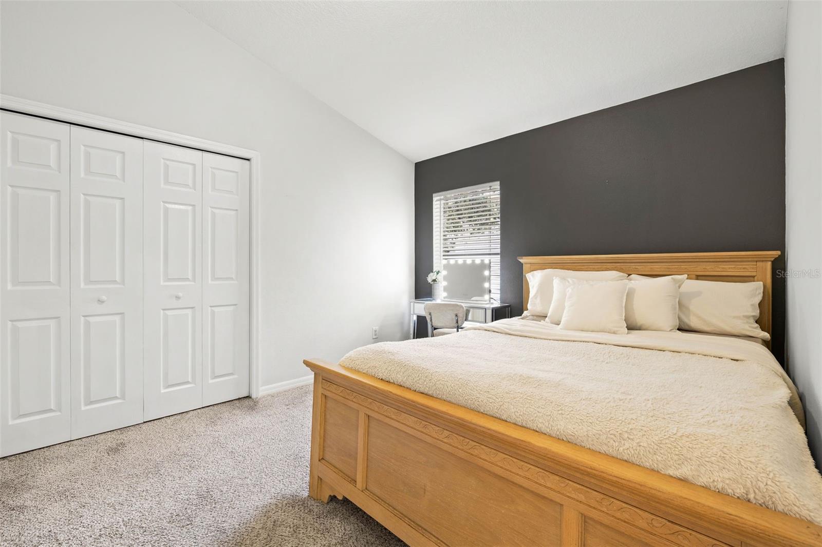 Image 21 of 41 For 20203 Merry Oak Avenue