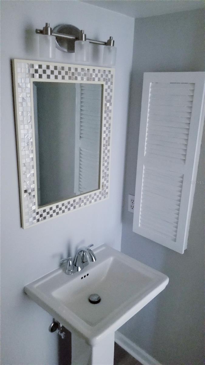 Image 6 of 28 For 5400 La Moya Avenue 2