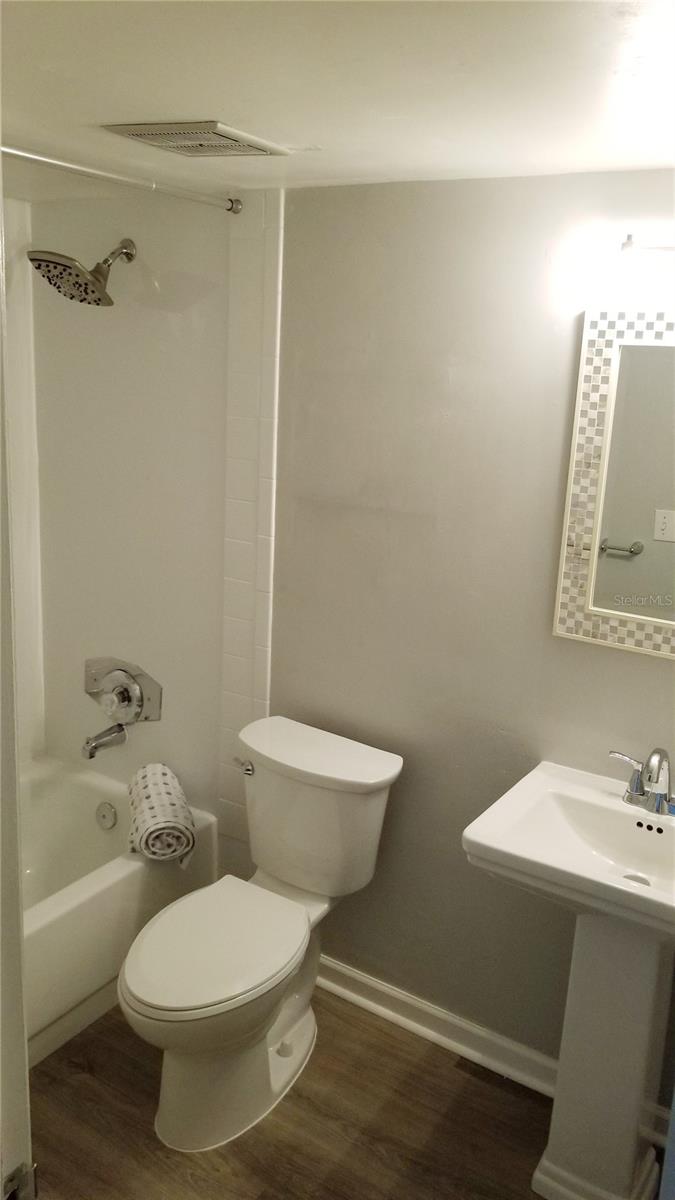 Image 7 of 28 For 5400 La Moya Avenue 2