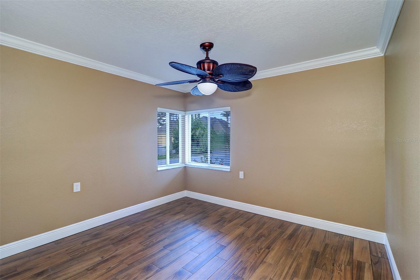 Listing photo id 10 for 5449 Manatee Point Drive
