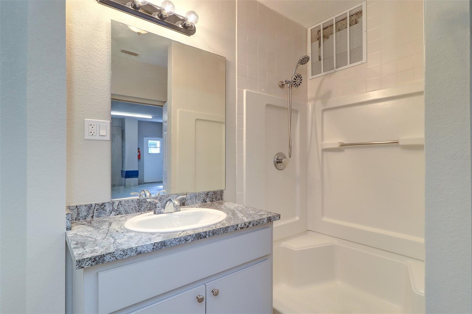 Listing photo id 31 for 5449 Manatee Point Drive