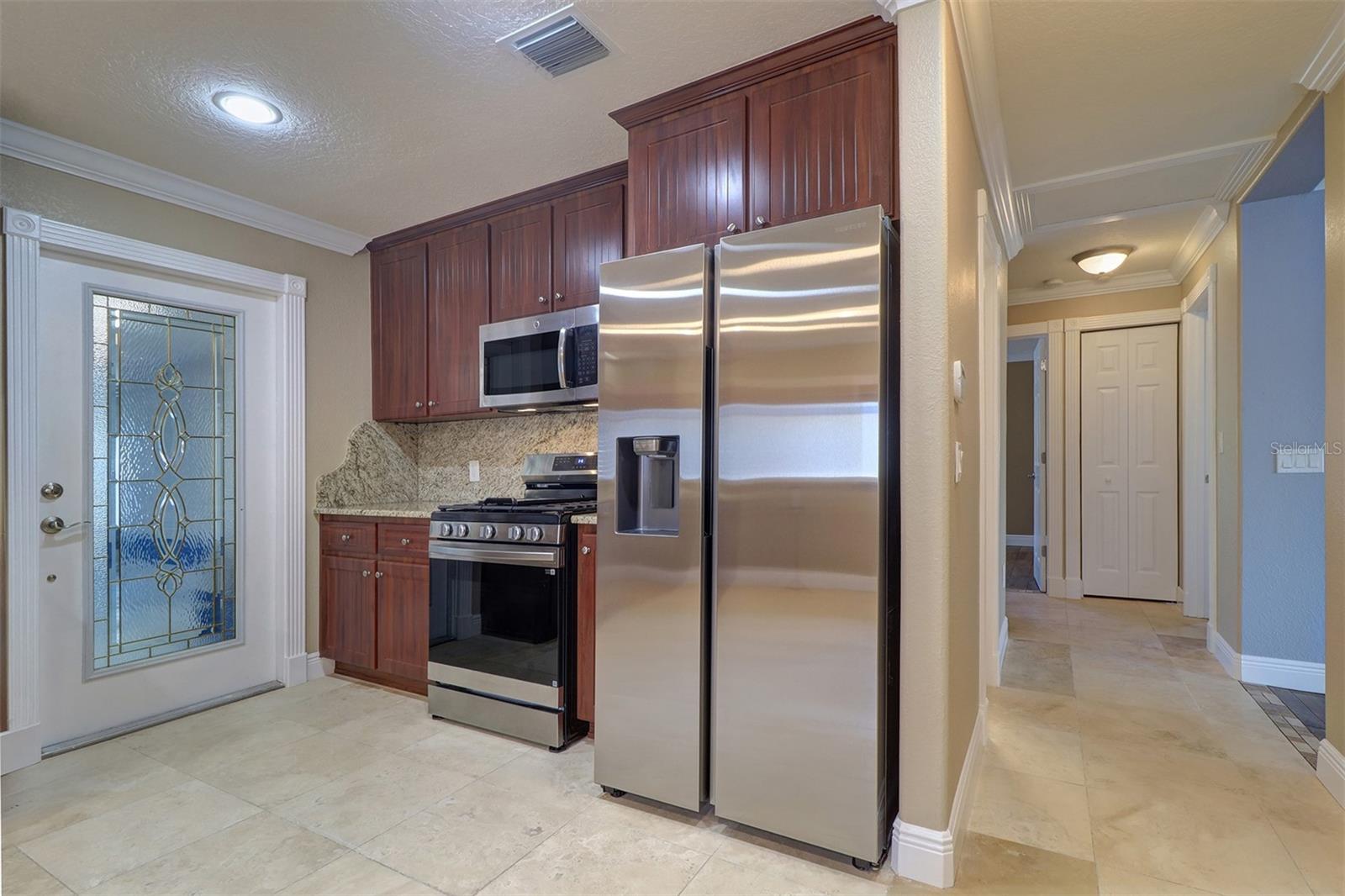 Listing photo id 2 for 5449 Manatee Point Drive