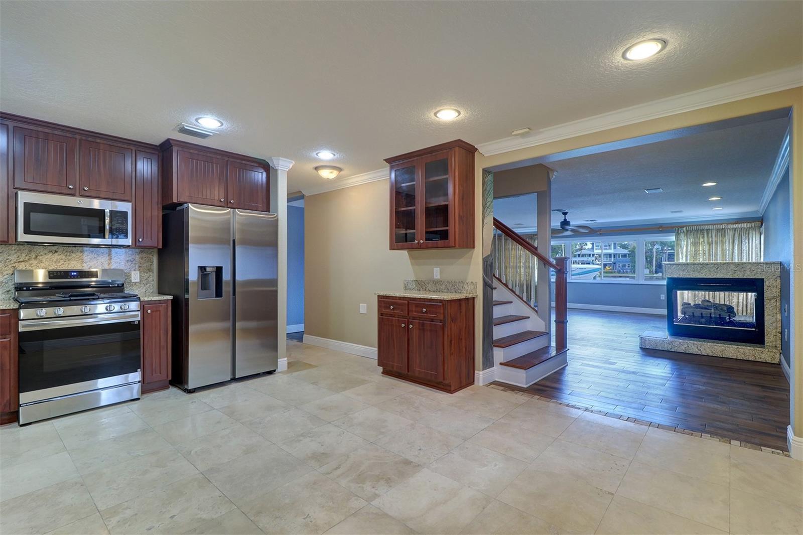 Listing photo id 3 for 5449 Manatee Point Drive
