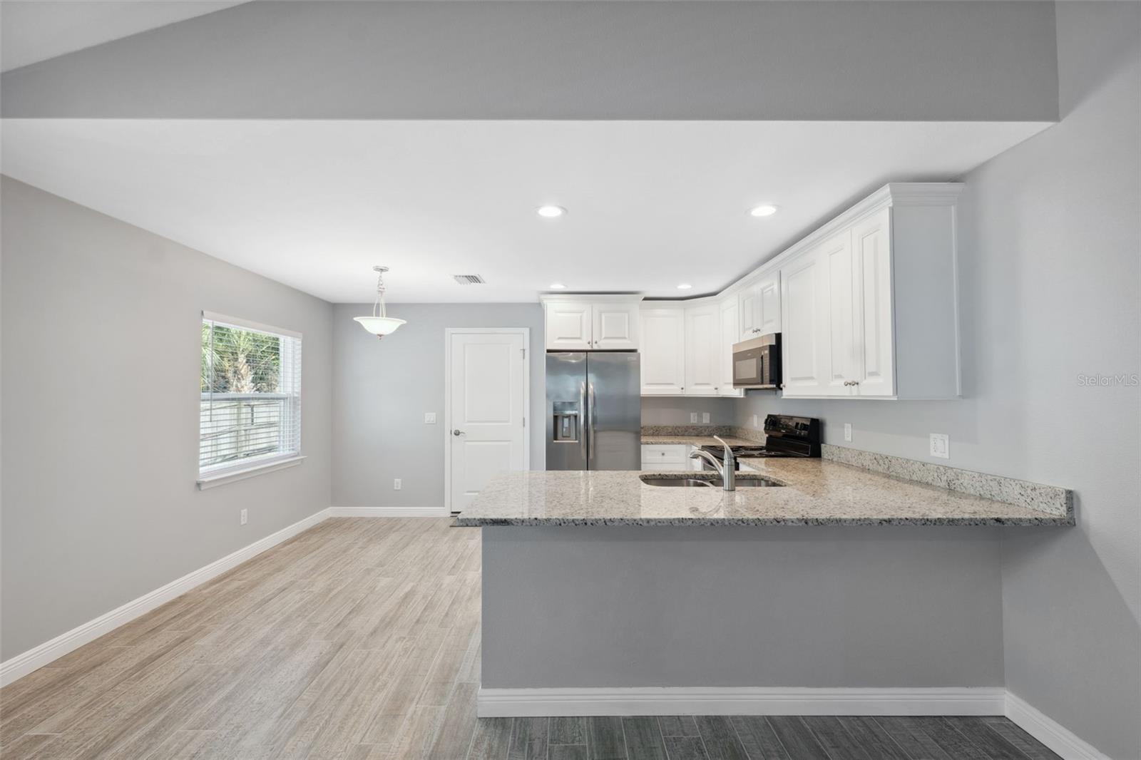 Image 11 of 87 For 719 Beltrees Street C