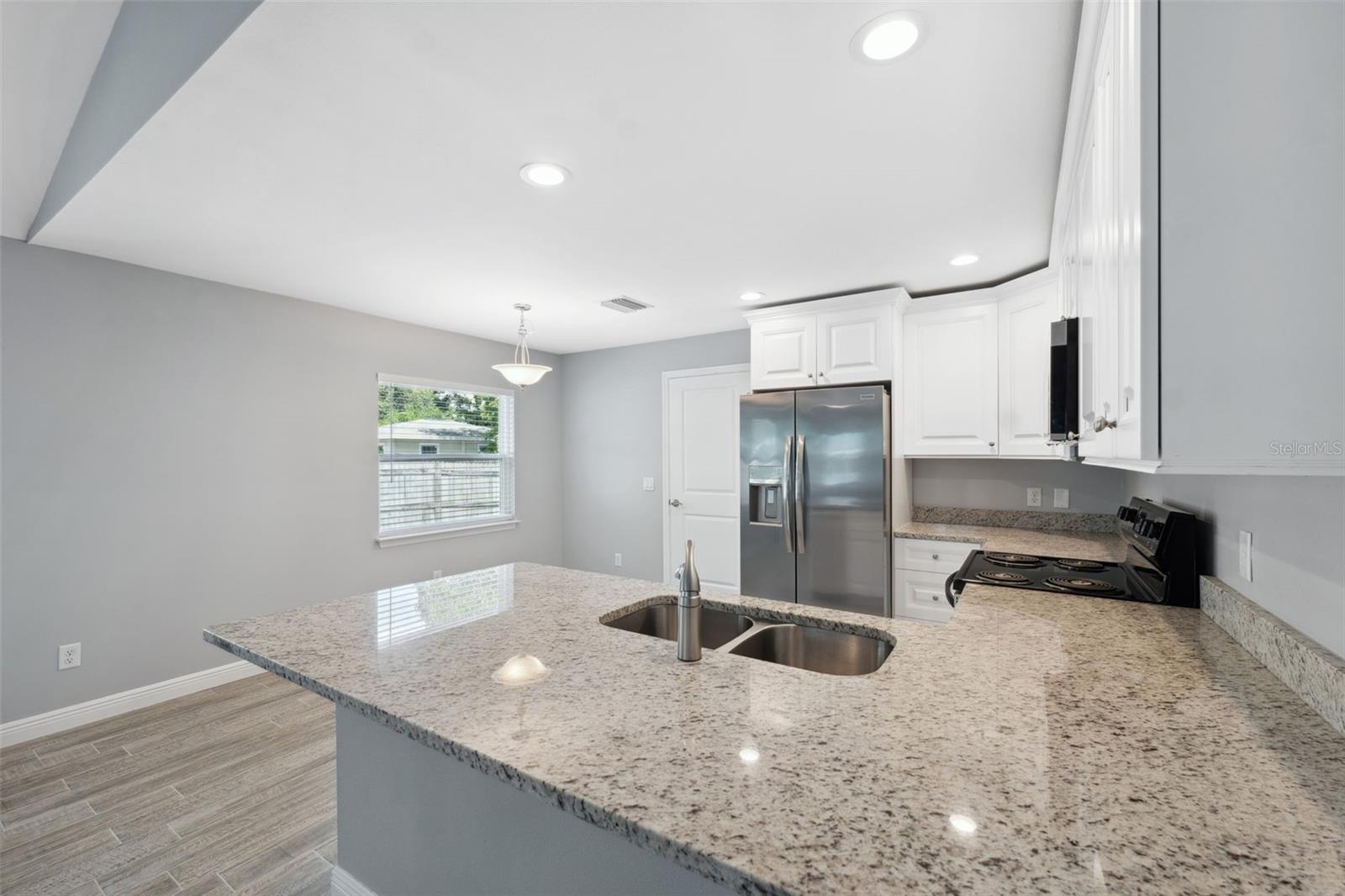 Image 12 of 87 For 719 Beltrees Street C