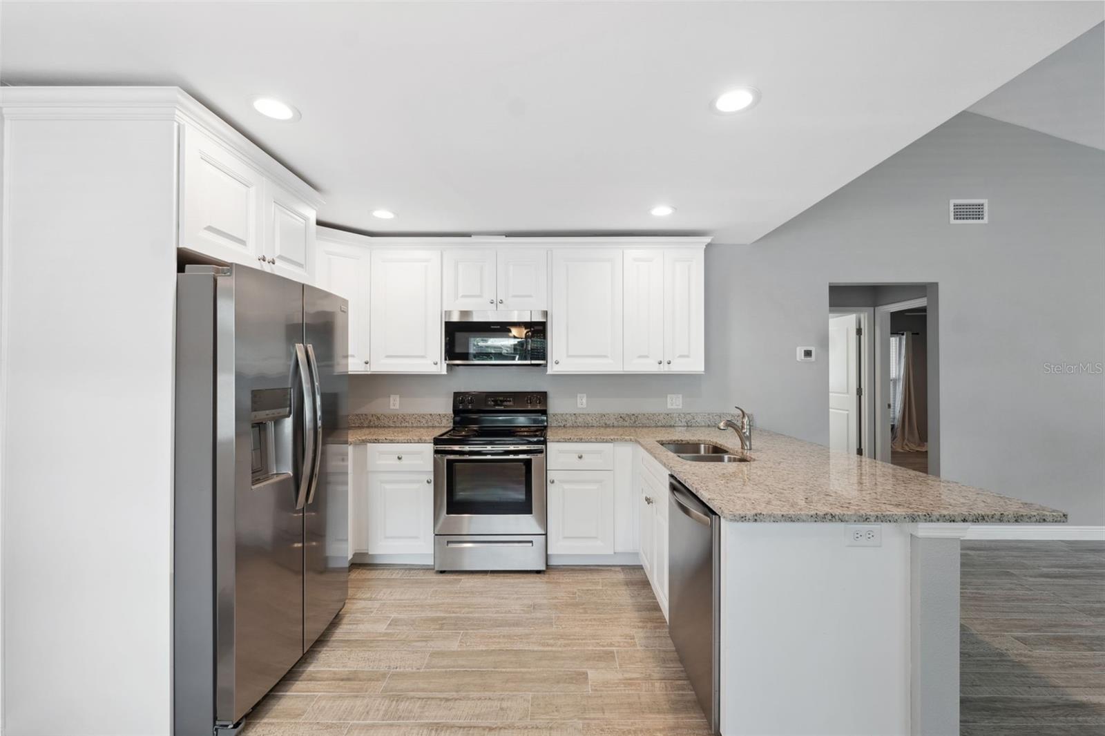 Image 15 of 87 For 719 Beltrees Street C
