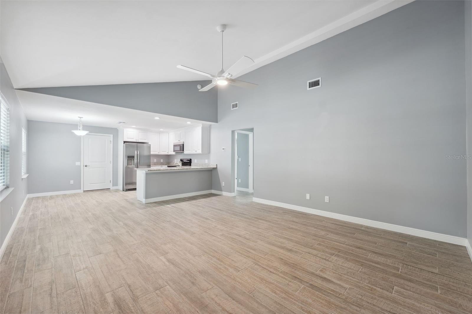 Image 29 of 87 For 719 Beltrees Street C