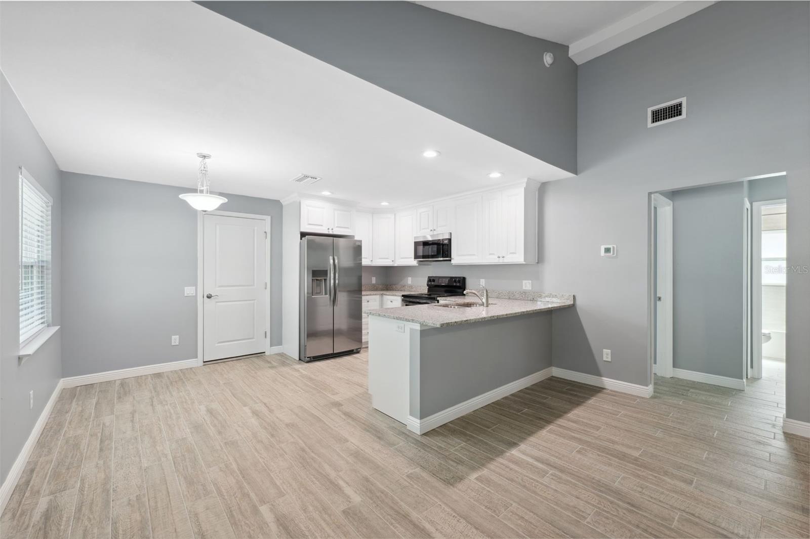 Image 33 of 87 For 719 Beltrees Street C