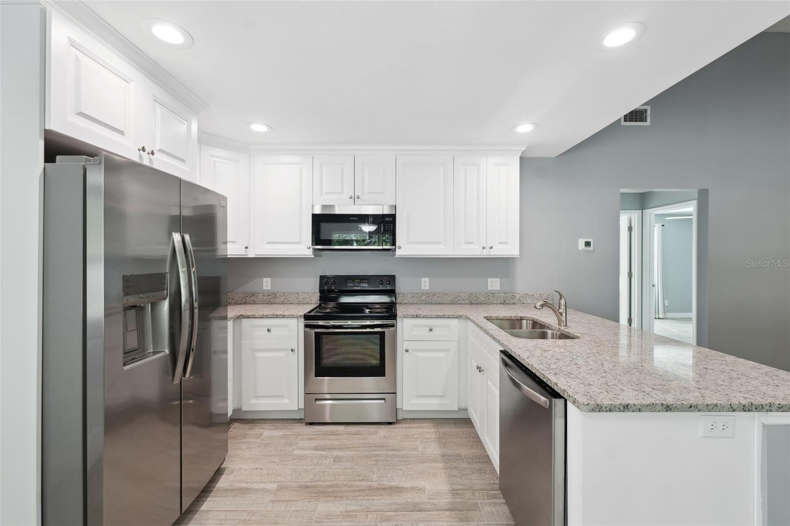 Image 37 of 87 For 719 Beltrees Street C