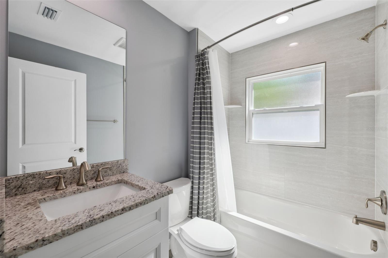 Image 43 of 87 For 719 Beltrees Street C