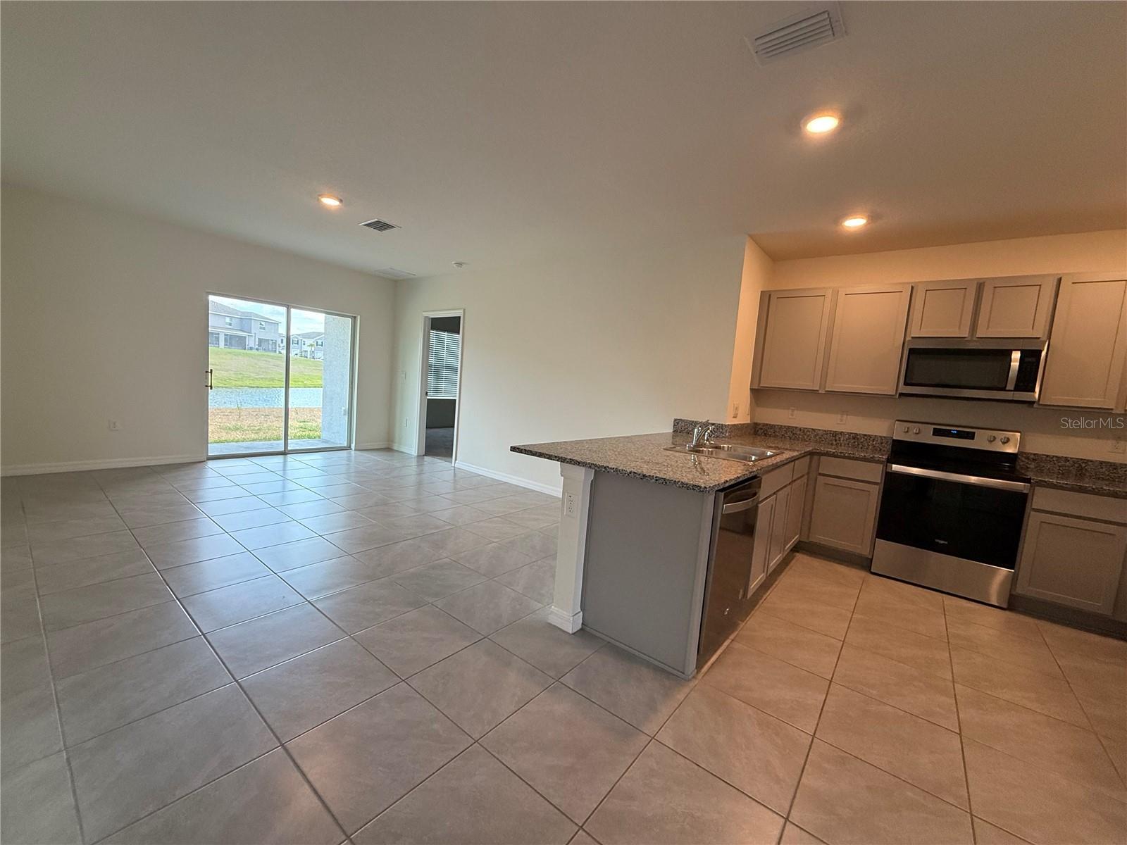 Image 17 of 37 For 3516 Maple Grove Way