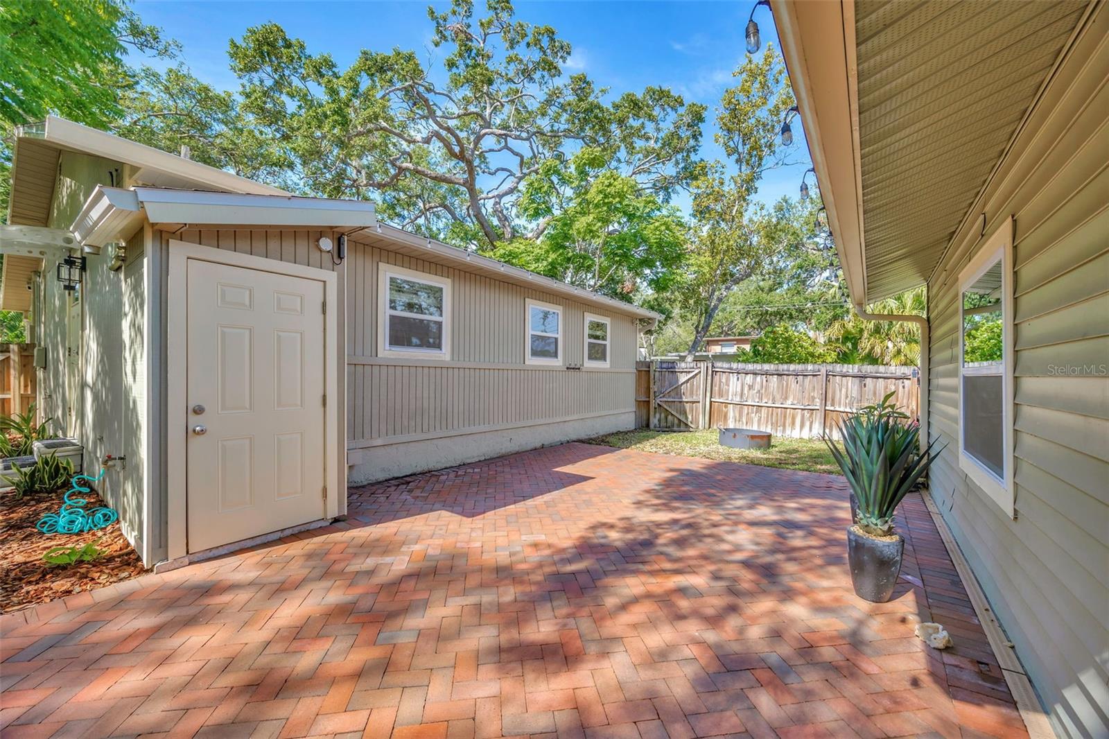 Image 16 of 65 For 1155 Withlacoochee Street