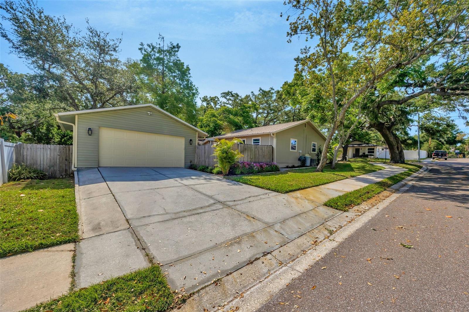 Image 3 of 65 For 1155 Withlacoochee Street